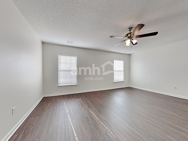 Building Photo - 1099 Moss Grove Dr