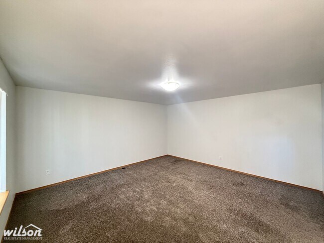 Building Photo - 7400 Richey Rd