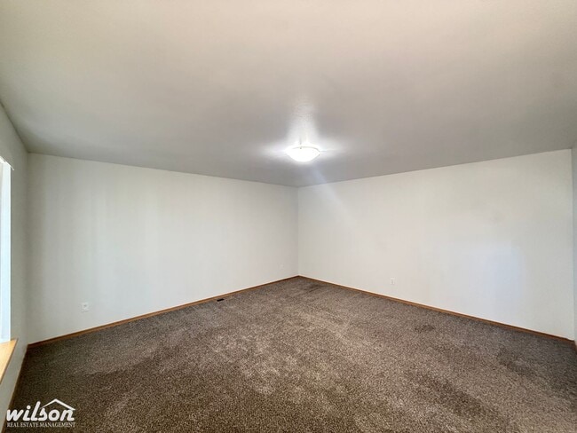 Building Photo - Your Perfect Family Home – 4 Bedrooms, 3 Baths & Spacious Living!