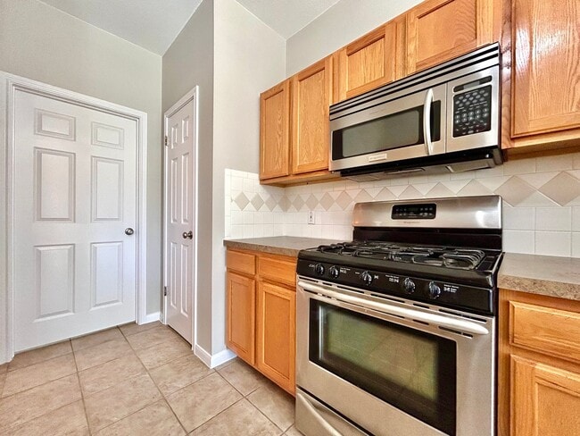 Building Photo - 4029 Barlow Dr