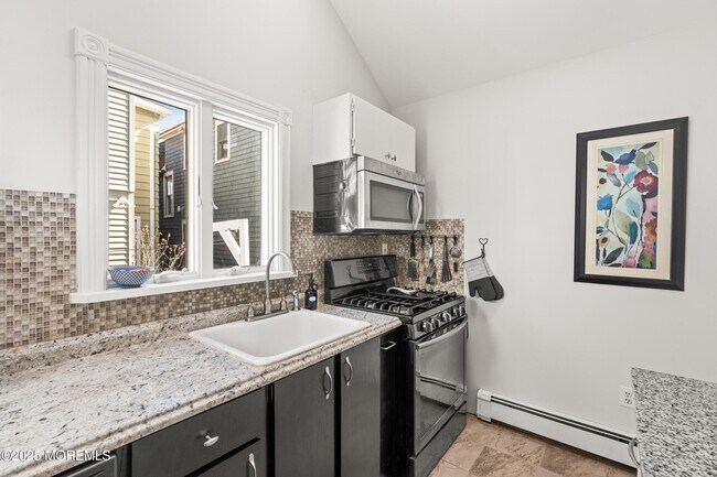 Building Photo - 49 Franklin Ave