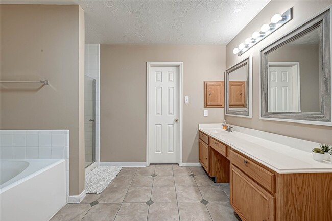 Building Photo - 3914 Crystal Pass Ct