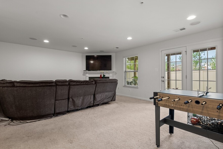 Building Photo - 14407 Sandy Ridge Ln