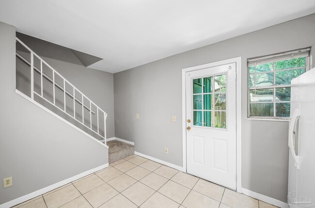 Building Photo - 2107 Langley Ave
