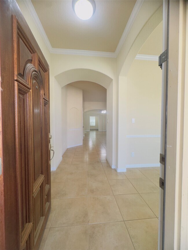 Building Photo - 26327 Cedar Pine Dr