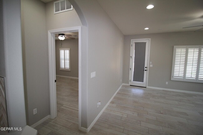 Building Photo - 509 Cedarwood Ave