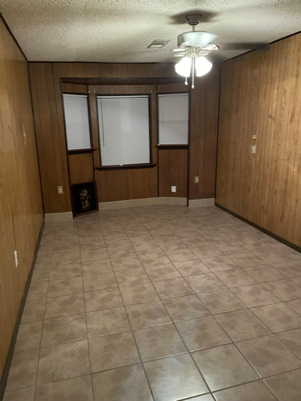 Building Photo - 648 Bannerwood Dr