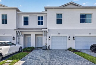 Building Photo - 608 Waters Edge Ln