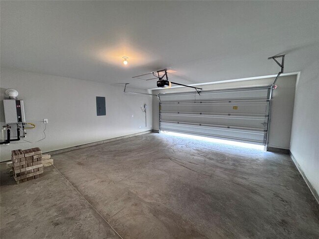 Building Photo - 6254 Brazos Trl Dr
