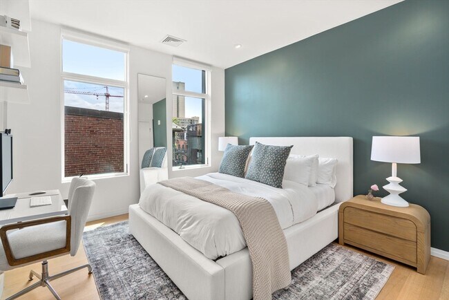 Building Photo - 7 E Springfield St