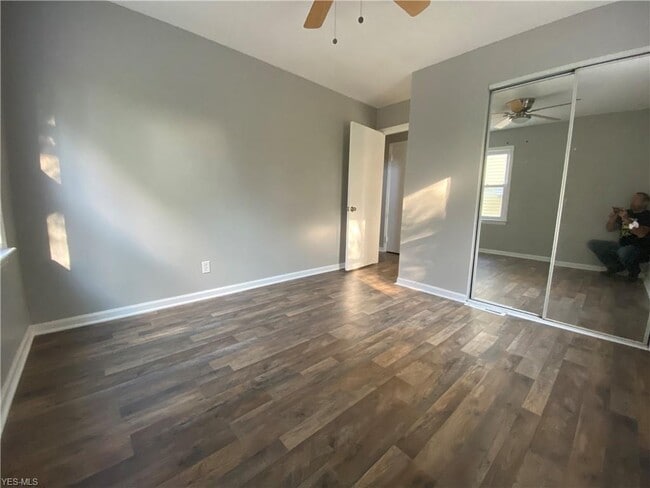 Building Photo - 1181 Hilltop Dr