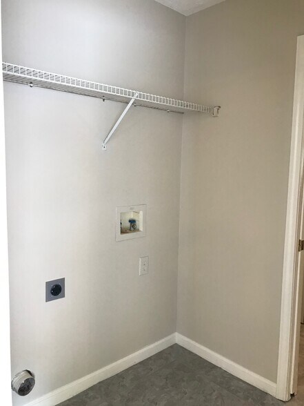Building Photo - 4402 Orchard Trce