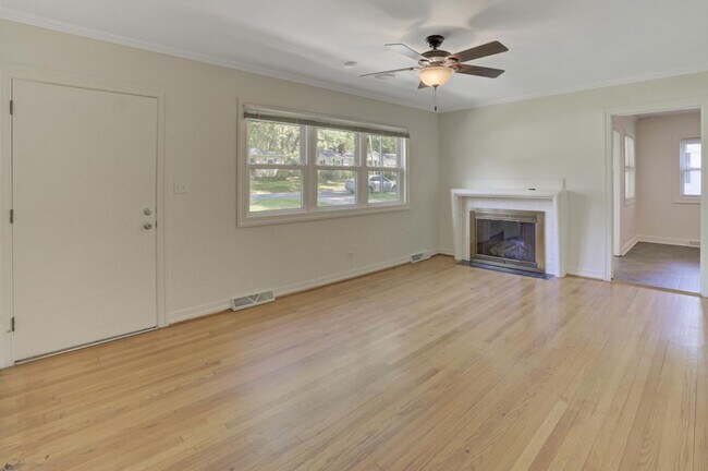 Building Photo - 121 Marshdale Ave SW