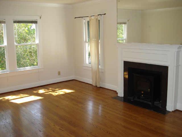 Building Photo - 1806 Vassar St