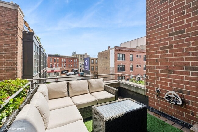 Building Photo - 2860 N Orchard St