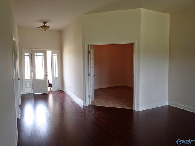 Building Photo - 29635 Laura Ridge Dr NW