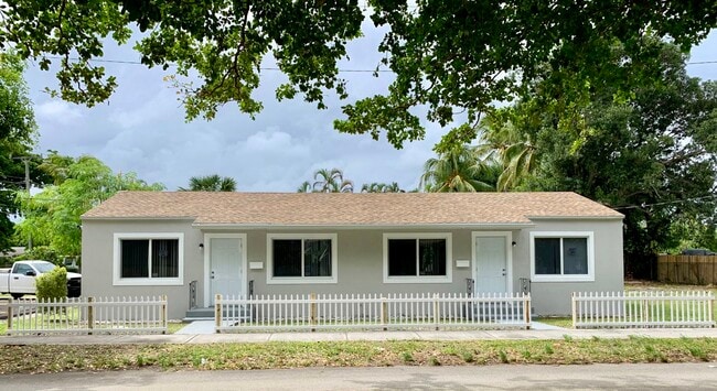 Primary Photo - 1204 N 24th Ave