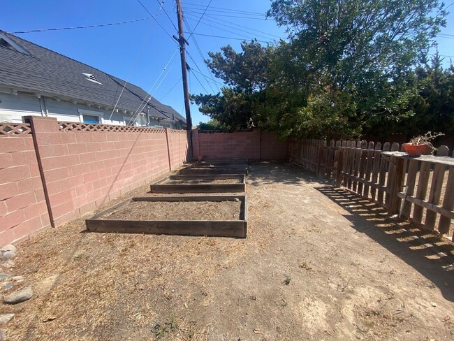 Building Photo - Home for Rent near Orange Circle