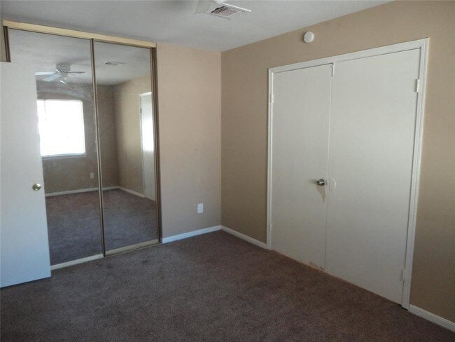 Building Photo - 5607 Golden Grove Dr