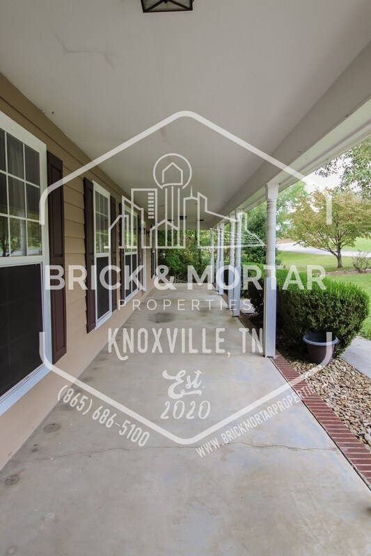 Building Photo - 808 Pioneer Dr