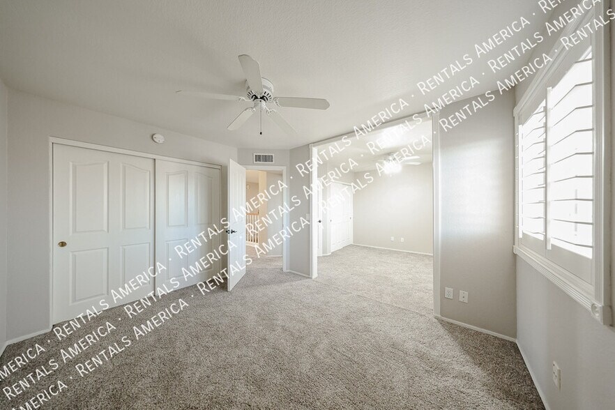 Building Photo - 1210 W Kelly Ln