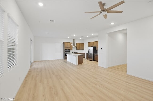 Building Photo - 552 Parkwind Ln