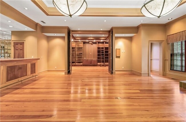 Building Photo - 430 W Wesley Rd NW