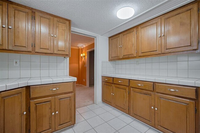 Building Photo - 15222 Torry Pines Rd