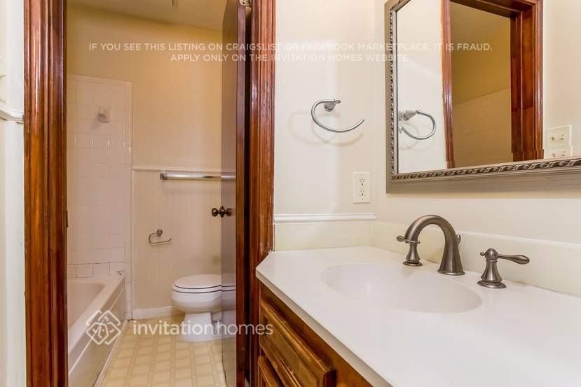 Building Photo - 18015 Tall Cypress Dr