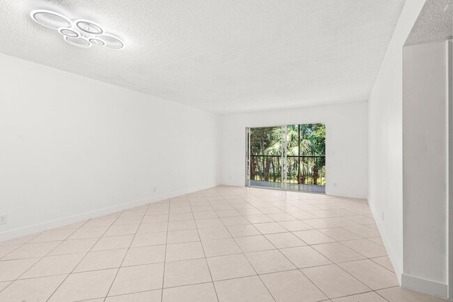 Building Photo - 7301 Amberly Ln