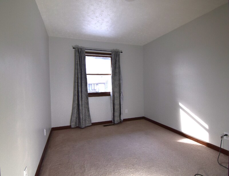 Building Photo - 2107 S 150 W