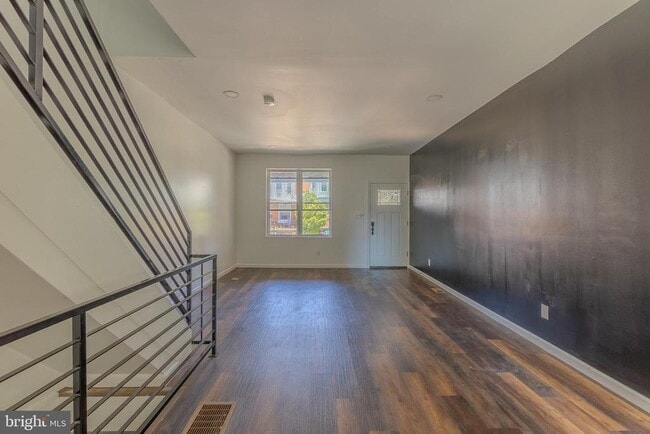 Building Photo - 5512 Locust St