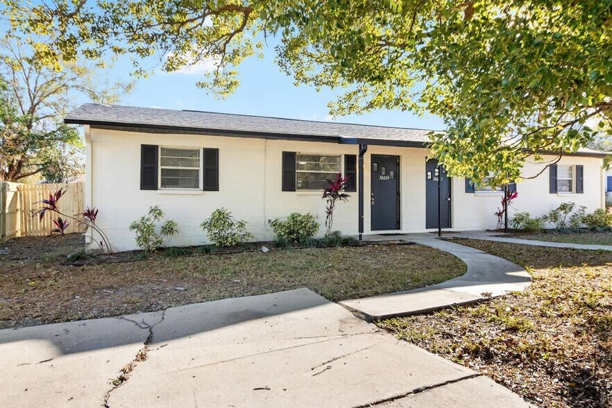 Building Photo - 38604 Naomi Ave