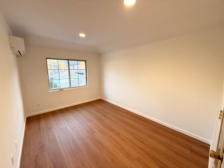 Building Photo - 8814 70th Rd