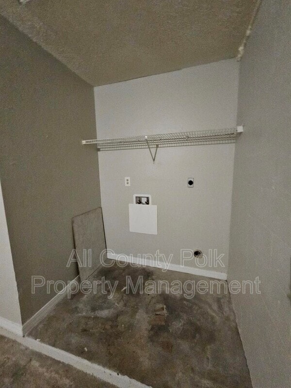 Building Photo - 5423 N Orange Ave
