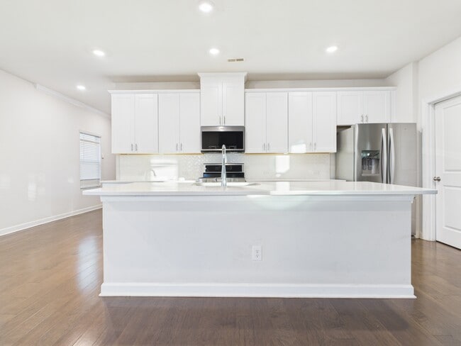 Building Photo - 6725 Good News Dr