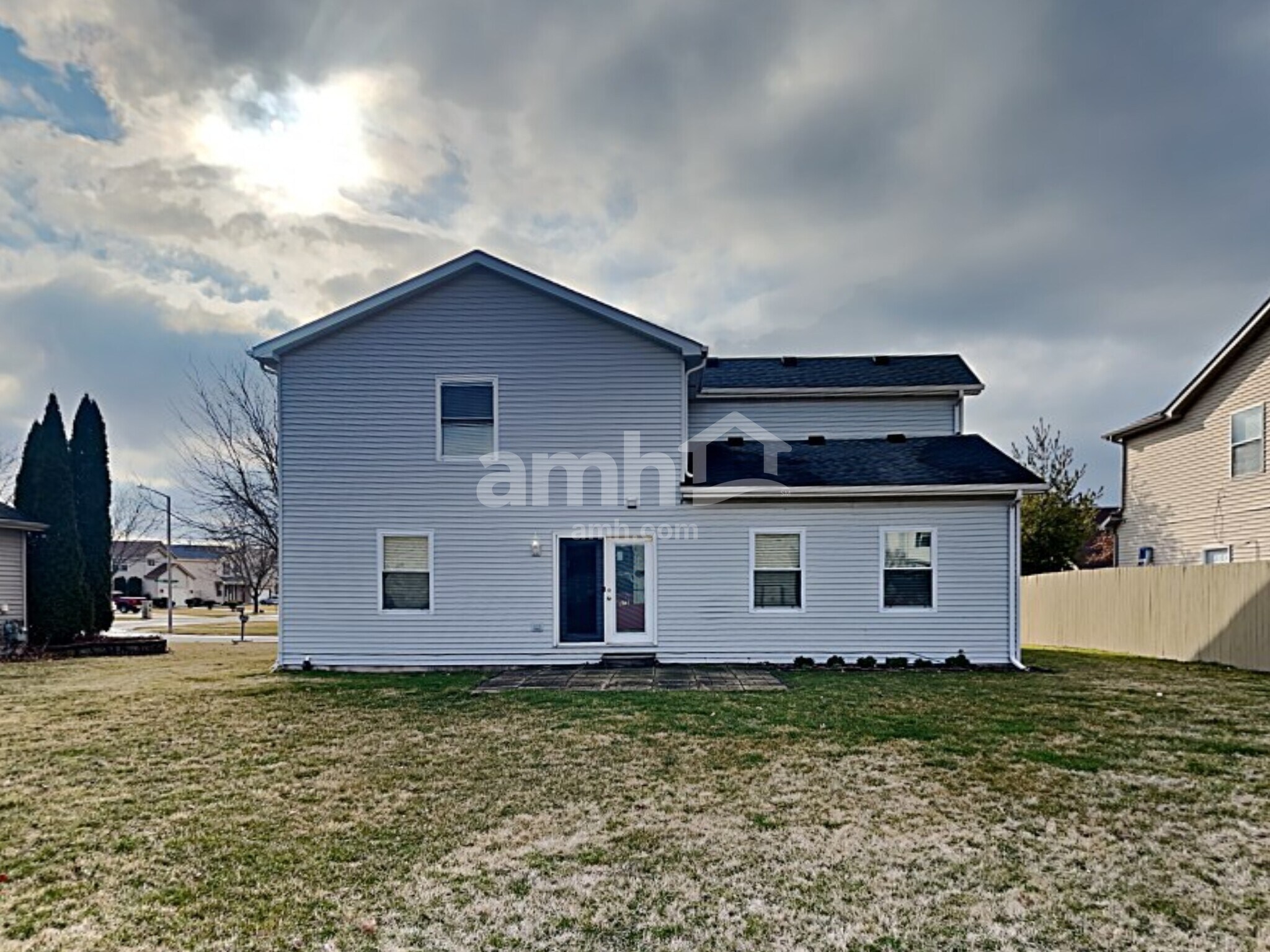 Building Photo - 1304 Lasser Dr
