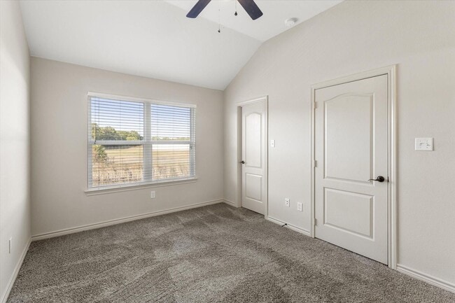 Building Photo - Great Townhome Near Cedar Creek Lake