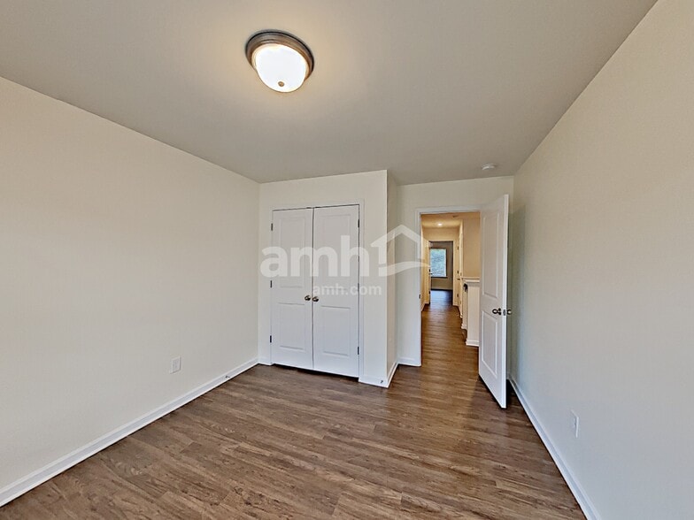 Building Photo - 701 Woodall Rd