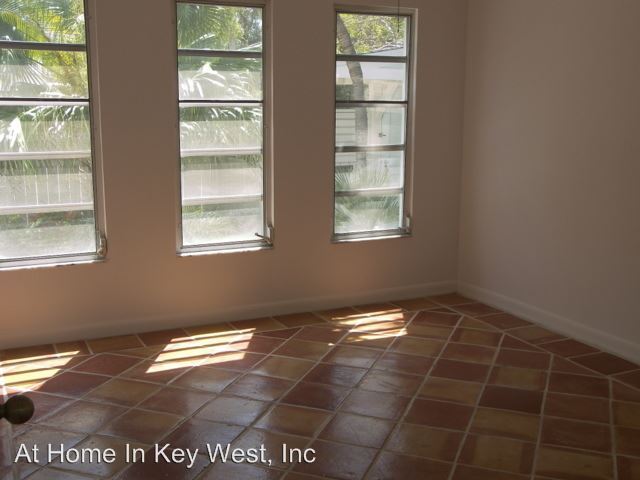 Building Photo - 3 br, 2 bath House - 1615 Laird St