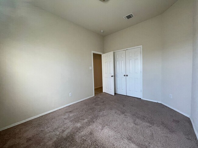 Building Photo - 705 Rebecca Lynn Ln