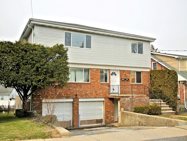 Building Photo - 83 Grandview Ave