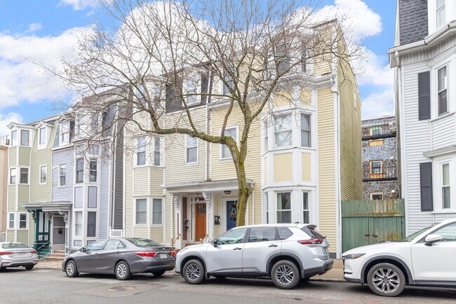 Building Photo - 171 H St