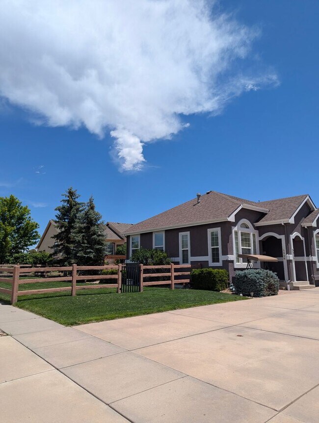 Building Photo - Beautiful 4 Bedroom Wolf Ranch Home