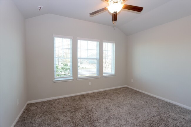 Building Photo - 1210 Oak Barrel Run