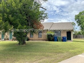 Building Photo - 908 Lancelot Cir