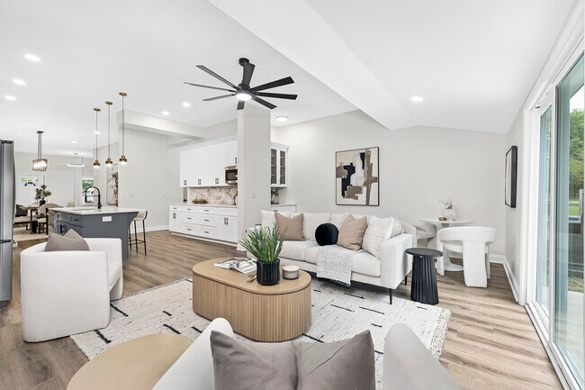 Building Photo - 316 W 14th St