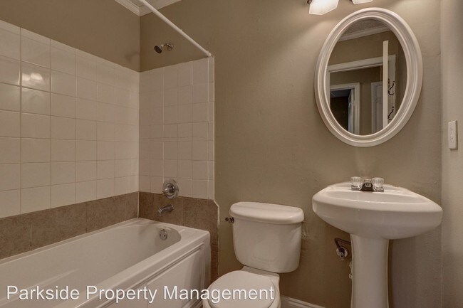 Building Photo - 3 br, 1 bath House - 43 Darwin Dr