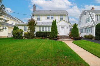 Building Photo - 25 Aldred Ave