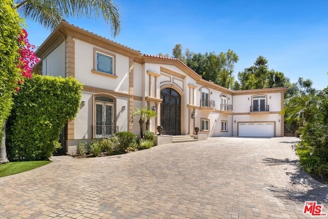 Building Photo - 18047 Karen Dr